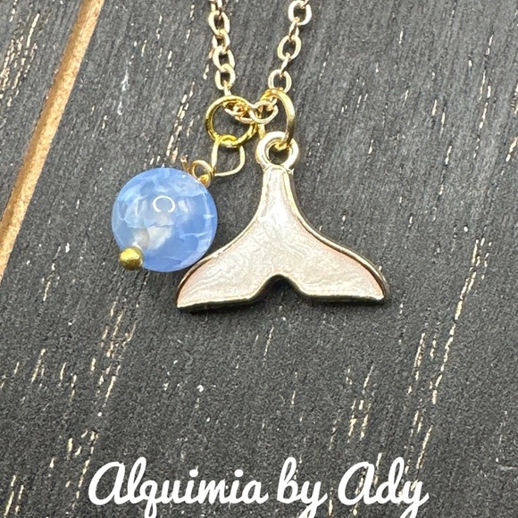 DAINTY GOLD AQUAMARINE PENDANT NECKLACE - Picture 1 of 2